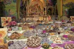 Govardhana_puja_2018-42-450x300